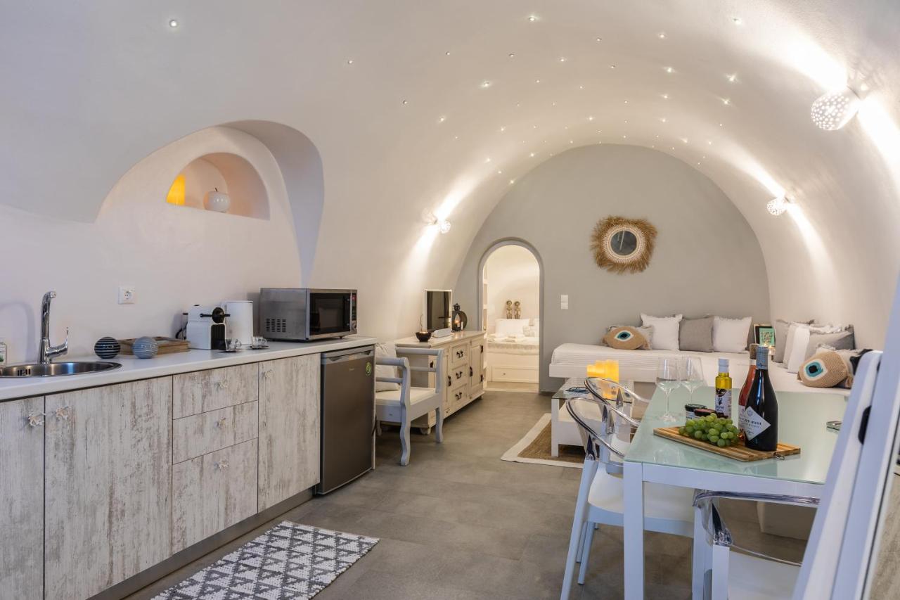 Volcave Karterados (Santorini)